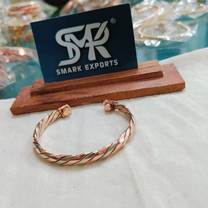 Bracelets en cuivre faits à la main deux tons conception torsadée manchette ouverte Kada Bracelet Bracelet brassard bijoux de guérison pour hommes et femmes - Product Image 4