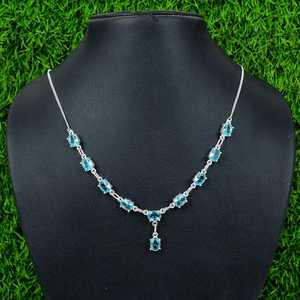 Collier aquamarine fait à la main en argent sterling, pendentif minimaliste, bijoux cadeau pour femmes, design en pierres précieuses fines - Product Image 5