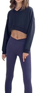 <b>Women's</b> <b>V</b>-<b>Neck</b> Crop <b>Sweatshirt</b> Long Sleeve Solid Color Canvas Nonwoven Quick Dry Breathable Winter Wear 100% Cotton Lined - Product Image 3