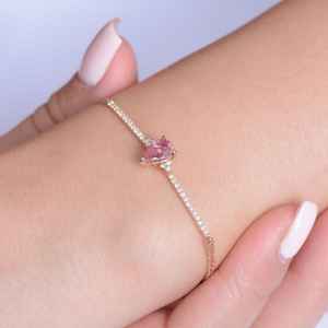 Bracelet Manchette en Argent Sterling 925 Plaqué Or Rose 14K avec Saphir Rose Poire, Bijou Pierre de Naissance, Cadeau - Product Image 4