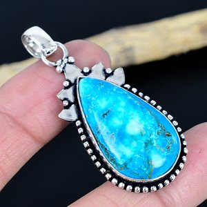 Colgante de Turquesa Hecho a Mano: Joyería de Plata de Ley 925 Hecha a Mano - Product Image 1