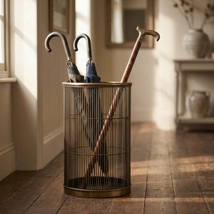 Cesta de alambre de hierro hecha a mano de 30 cm con rayas de latón carbón, cesto alto de piso con diseño Khambha para decoración del hogar, hoteles y bodas - Product Image 2