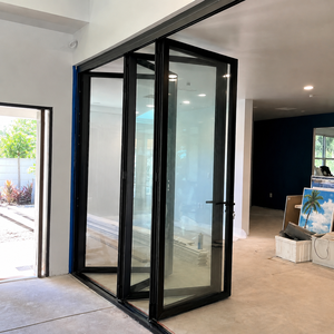 Portes pliantes en aluminium gris forêt, double vitrage, résistantes aux ouragans, pour patio extérieur, usage hôtelier, design moderne - Product Image 1