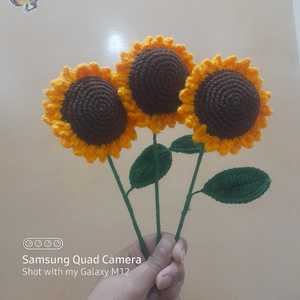 Girasol amarillo de ganchillo ecológico grande con tallo duradero, artículo decorativo juguetón para el hogar para festividades de Diwali - Product Image 1