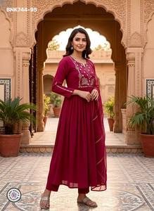 Proveedor de Kurti-Pent Dupatta de seda Chanderi de alta calidad, con bordados, para uso ocasional, de estilo tradicional indio, de Surat. - Product Image 4