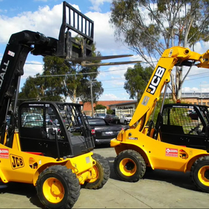 Chariot télescopique JCB de qualité supérieure 520-40, moteur diesel, capacité de charge de 300 kg, terrain accidenté - Product Image 1