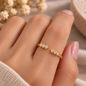 Anillo Abierto de Oro Rosa con Moissanita de Corte Ovalado Engastada en Puntas, Ajustable, Minimalista, para Mujer - Product Image 1