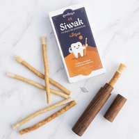 Bâtonnets de Miswak Naturels de Haute Qualité, Soin Blanchissant pour les Dents, Pack de 4 avec Support en Bois, Miswak Herbal en Vente