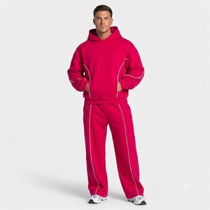 Ensemble de survêtement personnalisé pour homme, couleur framboise, coupe oversize avec détails contrastants, en molleton de coton de qualité supérieure, comprenant un sweat à capuche et un pantalon de survêtement à jambes larges, OEM & ODM - Product Image 1