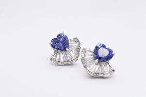 LAVINA Classic Blue Heart Art Deco Pendientes de tuerca de lujo para mujer con circón Chapado en rodio de moda para regalo - Product Image 3