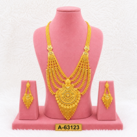Ensemble de bijoux de mariée de luxe plaqué or 24 carats avec zircon, collier et boucles d'oreilles tendance et traditionnels A-63118