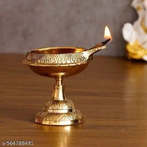 Lámpara Diya Tradicional de Latón para Decoración del Hogar, Pooja Deepak, Artículo de Regalo, Proveedor Mayorista de la India - Product Image 4
