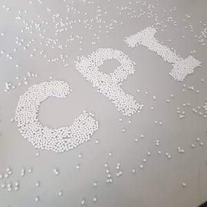 Masterbatch de remplissage en PE vierge HDPE/LLDPE, 70-84% de carbonate de calcium revêtu de CACO3, pour l'emballage de sacs en plastique/films - Product Image 1