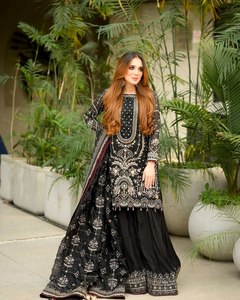 Conjunto de Top Bordado de Georgette Sintético Pesado con Pantalón Palazzo y Dupatta, con Adornos de Remaches y Moti, para Fiesta, para Mujer - Product Image 4