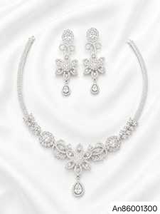Conjunto de Collar y Aretes A.D Silver para Mujer, Diseño Geométrico con Cristales de Imitación, Alta Calidad, Último Diseño, Plateado para Fiestas - Product Image 1