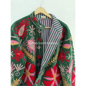 Chaqueta de Terciopelo Suzani al por Mayor, Chaqueta Bordada Floral Hecha a Mano, Chaqueta Boho Hippie con Forro Interior de Algodón, Chaqueta de Invierno - Product Image 5