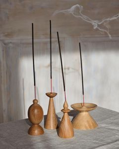 Brûleur d'encens religieux en bois artisanal, attrape-cendres décoratif, support pour bâtonnets d'encens indiens, pour la maison, le temple, la méditation et le yoga - Product Image 1