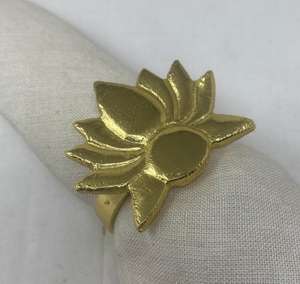 Anillo de Servilleta de Metal Duradero con Diseño de Flor y Fruta Roja, Hebilla para Servilletas, Decoración para Fiestas, Bodas y Año Nuevo - Product Image 3