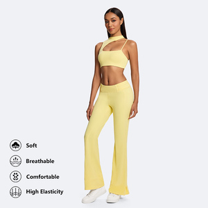 Ensemble de sport ultra doux jaune de haute qualité, avec soutien-gorge de sport à bretelles asymétriques et leggings à jambes larges, effet froncé aux fesses - Product Image 2