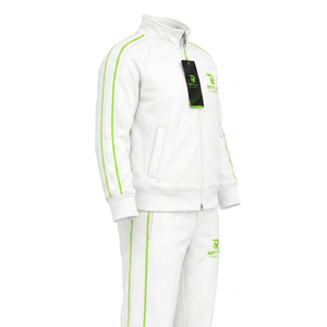 Conjunto deportivo moderno para niños, hecho con tela transpirable para mayor comodidad, estilo y movimiento diario, para niños en crecimiento. Venta al por mayor. - Product Image 2