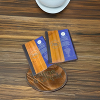 Porte-menu élégant et durable en cuir PU et bois, logo personnalisé, couverture rigide certifiée ISO, idéal pour les bars à vin, restaurants et hôtels.