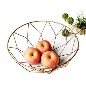 Panier à fruits en métal artisanal pour une décoration de cuisine haut de gamme et le rangement quotidien des fruits - Product Image 5