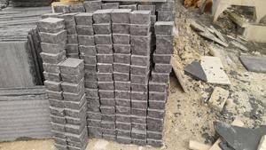 Dalles et carreaux en pierre calcaire noire de qualité supérieure, pierre calcaire noire royale, naturelle et polie, pour sols, murs et utilisations extérieures - Product Image 2