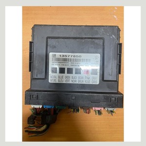 Module de commande de carrosserie (BCM) / Unité de commande moteur (ECU) compatible avec Chevrolet Equinox 2.4L, référence OEM 13577850, fabriqué par Chevrolet - Product Image 3