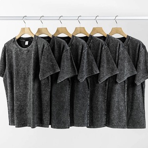 เสื้อยืดแขนสั้นพรีเมียมสำหรับทุกเพศ ระบายอากาศได้ดี ผลิตจากโพลีเอสเตอร์ 100% สวมใส่สบาย เหมาะสำหรับเล่นกีฬา กิจกรรมกลางแจ้ง และสวมใส่ในชีวิตประจำวัน - Product Image 5