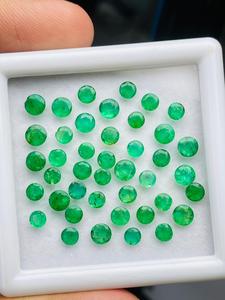 Lote de Esmeraldas Naturales de Zambia, Corte Zambia, Calidad AAA, Color Verde, Certificado IGI, Lustre Excelente, Corte y Pulido Perfectos para Joyería - Product Image 5