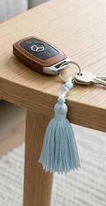 Frange décorative en rayonne bleu clair avec pompons pour accessoires de sac et de pochette - Product Image 3