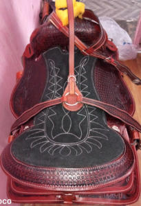 Selle de cheval sculptée à la main en cuir véritable de qualité supérieure Western Pleasure Trail Riding Antique disponible dans les prix de gros - Product Image 4