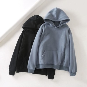เสื้อฮู้ดผู้หญิงสีฟ้าอ่อน แขนยาว สีพื้น ผ้าถัก คอตตอน ระบายอากาศได้ดี สวมใส่สบายๆ ในฤดูใบไม้ร่วง ปักลายด้านหน้า - Product Image 4