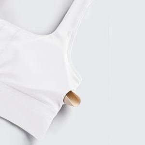 Comodidad Redefinida: Sujetador Deportivo Blanco Sin Costuras para Actividad Moderada, Entrenamientos en el Gimnasio y Uso Diario - Product Image 3