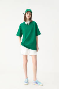 เสื้อยืดสีพื้นคุณภาพสูง100% ผู้ชายและผู้หญิงสำหรับฤดูร้อนแนะนำสามารถขายส่งและพิมพ์ลายปักโลโก้ตามสั่งได้ - Product Image 5