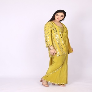 Sari de crepé de diseñador de lujo con chaqueta con espejo en toda la prenda y chaqueta con borde de sari para cada ocasión - Product Image 2