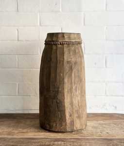Maceta de madera rústica tallada a mano para decoración del hogar con acabado de madera natural y diseño duradero - Product Image 1
