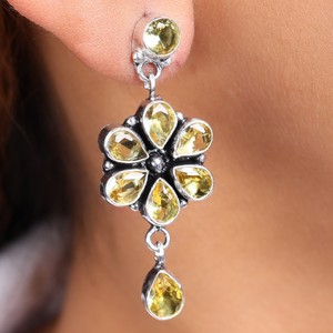 Pendientes Colgantes de Plata Oxidada Vintage con Piedra Azul, Venta al por Mayor con Garantía Comercial |   Fabricante Mayorista de Pendientes Étnicos con Diseño Floral - Product Image 6