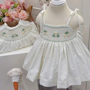 Robe pour bébé fille fabriquée directement en usine, en lin smocké, coton biologique, douce, respirante, lavable, style floral - Product Image 1
