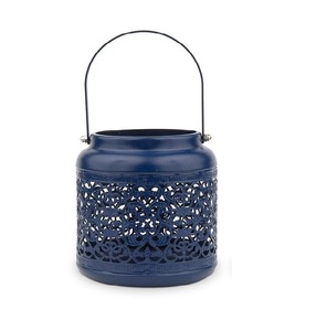 Venta al por mayor de fábrica: Nuevo farol decorativo para velas con asa de cuerda gruesa y acabado en metal negro. - Product Image 5