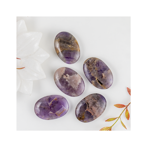 Piedra de Amatista Natural Ovalada de 2.5 Pulgadas, Precio Atractivo, Buena Calidad, Pulida y Lisa, Cristales Curativos de 1 kg para Equilibrar la Energía - Product Image 1
