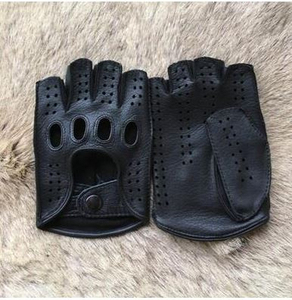 Unisex Gym Gloves for Weight Lifting Customized Logo Fingerless Workout Gloves Protective Features OEM Packaged Fitness Gloves - Product Image 2
