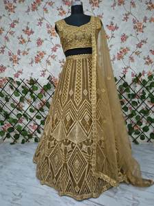 Lehenga de terciopelo de diseñador con lentejuelas por todas partes para mujer, para bodas y ocasiones especiales, compra en línea, Surat, India - Product Image 3