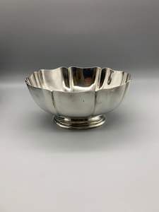 Elegante Tazón de Metal Hecho a Mano para Servir Comida en Eventos Festivos con Grabado Artístico y un Atractivo Decorativo Brillante - Product Image 3