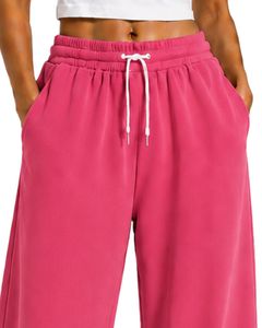 Pantalon de survêtement large pour femme, rouge foncé personnalisé, taille haute, coupe ample, style streetwear décontracté, en molleton avec cordon de serrage et poches - Product Image 5