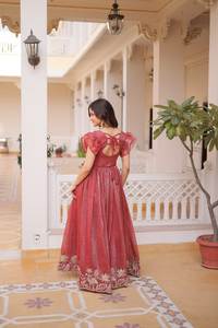 Robe Anarkali brodée argentée pour femmes |   Robe de soirée élégante à manches à volants longues - Product Image 2
