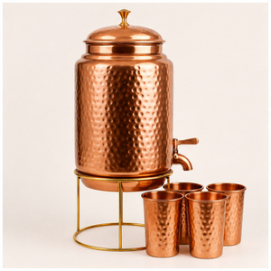 Distributeur d'eau artisanal en cuivre pur avec support et 4 verres, réservoir Matka en cuivre martelé ayurvédique pour la maison et le bureau - Product Image 4