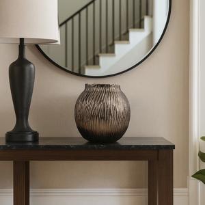 Jarrón Decorativo de Metal con Acabado de Diseño para Flores, Adorno Premium para el Hogar - Product Image 2