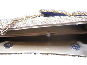 Bolso de mano tipo sobre con cuentas, brillante, para fiesta de noche, con decoración de diamantes de imitación y cierre de solapa - Product Image 3