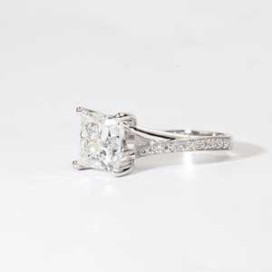 Bague de fiançailles solitaire en or blanc massif, coupe princesse, demi-alliance éternelle, diamant de laboratoire 1,32 carat, cadeau d'anniversaire - Product Image 5